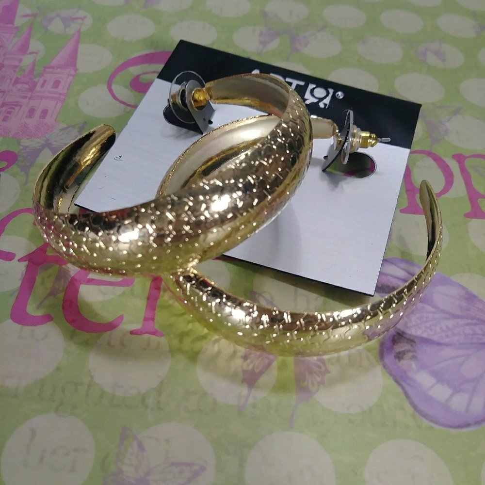 Apt. 9 Gold textured open hoop earrings